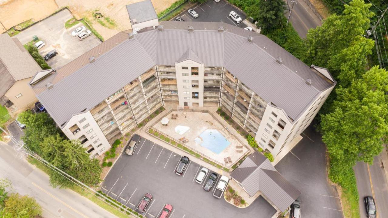 Family Bear Condos, Full King Suite, Kitchen, Pool Access Unit 103 Gatlinburg Exteriér fotografie