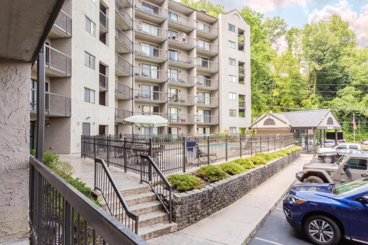 Family Bear Condos, Full King Suite, Kitchen, Pool Access Unit 103 Gatlinburg Exteriér fotografie